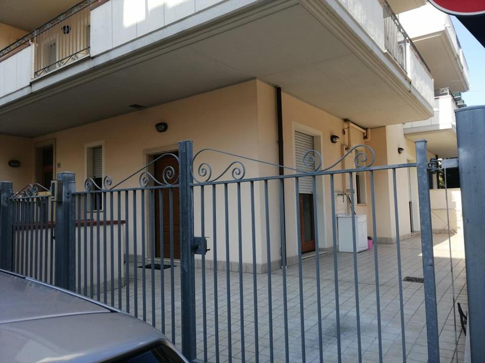 Appartamento Piano Terra Сан-Бенедетто-дель-Тронто Экстерьер фото